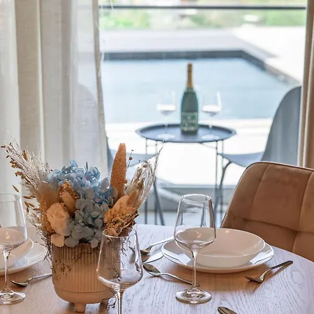 Appartement Luxury 140 In Odyssey Pool & Spa-parking